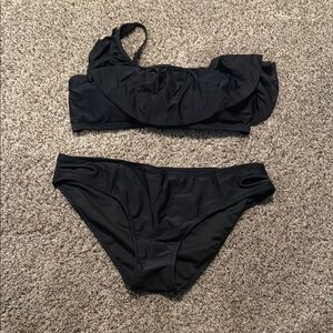 Black Ruffled NWOT One-Shoulder Bikini with tie back. Size large